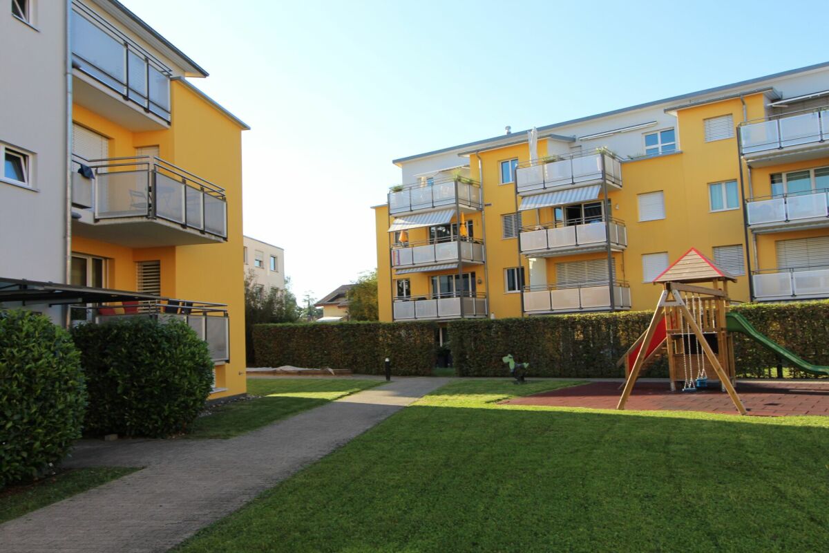 Moderne Wohnung in gepflegter Überbauung mit zwei Balkone!