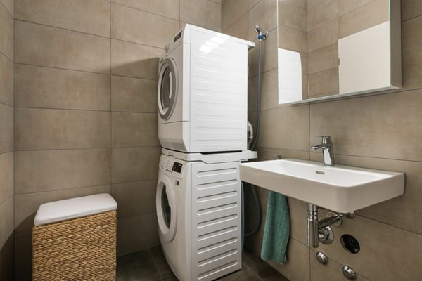 Moderne Dachwohnung mit Neubaucharakter 6