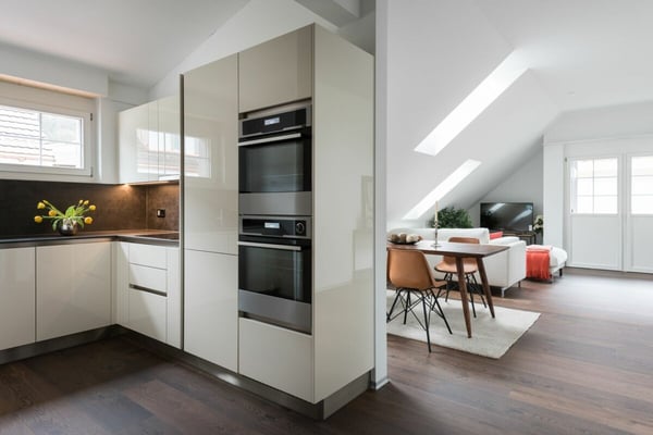 Moderne Dachwohnung mit Neubaucharakter 2