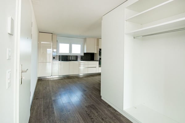 Traumhafte Wohnung mit grossem Balkon! 2
