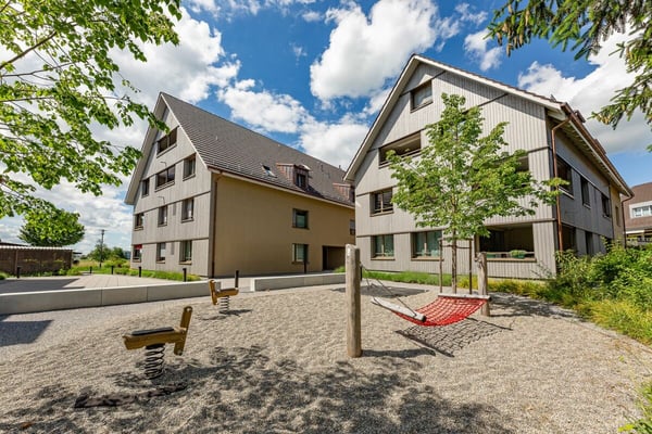 Moderne Dachgeschoss-Wohnung im Herzen von Nänikon 10