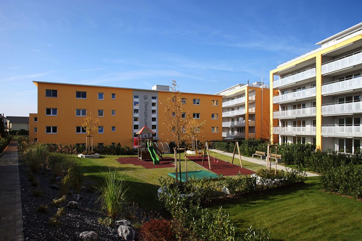Moderne, helle Wohnung - grosse Terrasse mit Abendsonne!