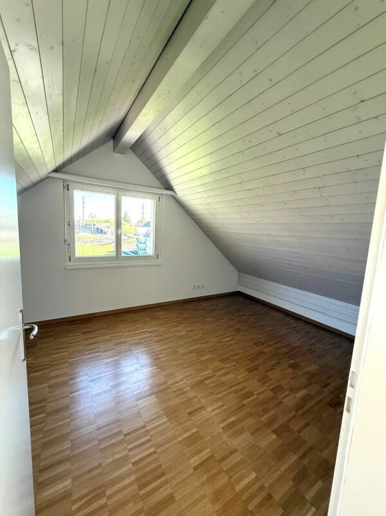 4.5-Zimmer-Maisonette-Wohnung an ruhiger & zentraler Lage 12