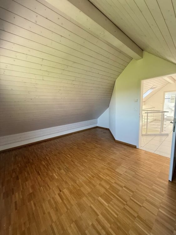 4.5-Zimmer-Maisonette-Wohnung an ruhiger & zentraler Lage 10