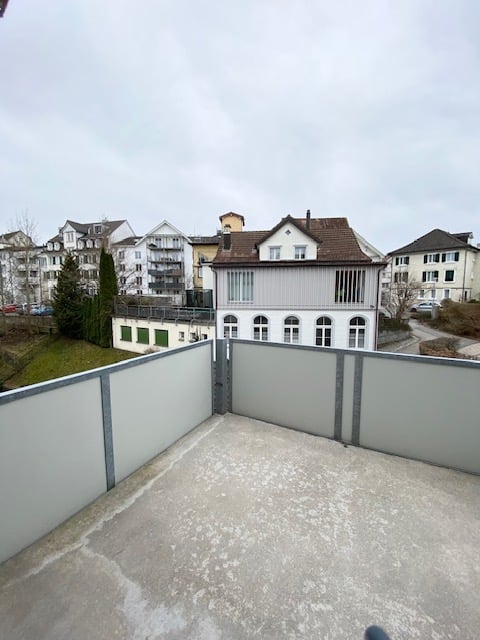 Luxeriöse sanierte 4,5 Zimmer Altbau Wohnung mit Balkon im Zentrum von Herisau 11