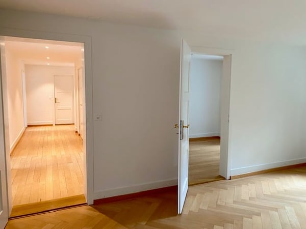 Luxeriöse sanierte 5,5 Zimmer Altbau Wohnung mit Balkon im Zentrum von Herisau 8