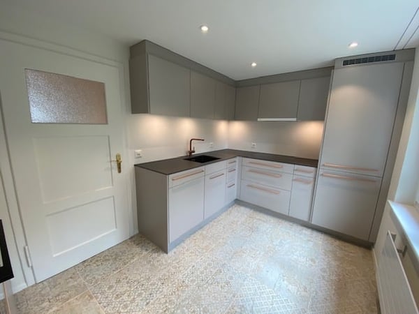 Luxeriöse sanierte 5,5 Zimmer Altbau Wohnung mit Balkon im Zentrum von Herisau 3