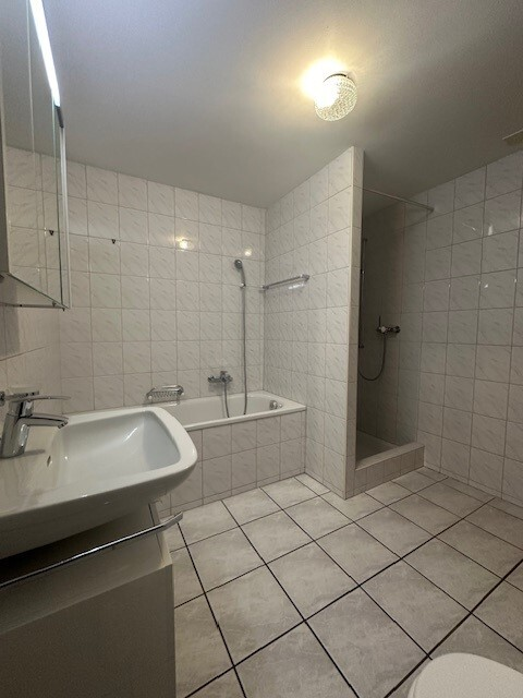 Ansprechende Wohnung mit zwei Balkonen 2