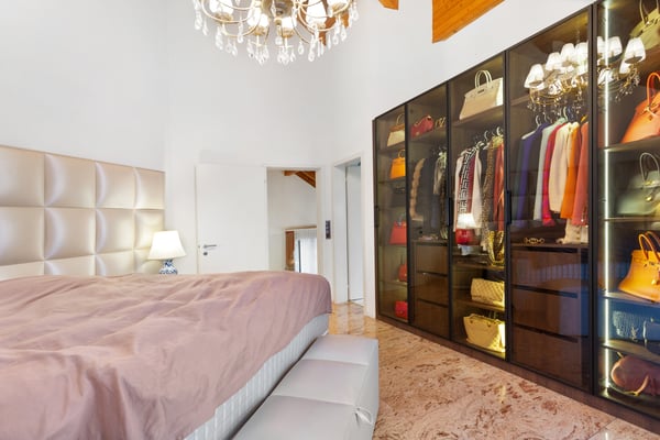 Wo Exklusivität auf Wohnqualität trifft: 1.5-Zi-Haus an bester Lage 11