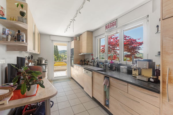 Wohnen am Waldrand: Grosse 5.5-Zimmer-Attikawohnung mit Weitblick 2
