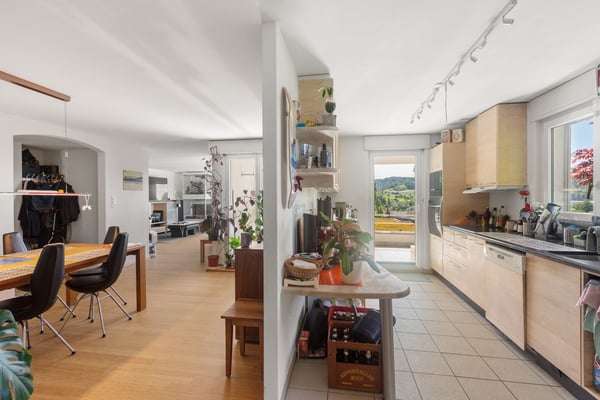 Wohnen am Waldrand: Grosse 5.5-Zimmer-Attikawohnung mit Weitblick 3