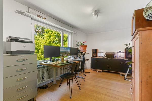 Wohnen am Waldrand: Grosse 5.5-Zimmer-Attikawohnung mit Weitblick 10