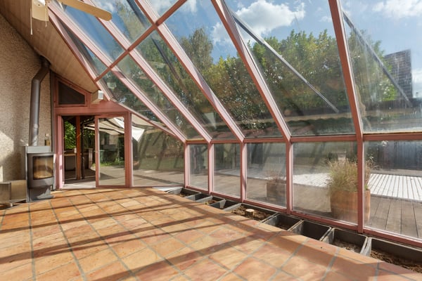 Pool, Sauna und Wintergarten: Freistehendes EFH mit viel Potenzial 12