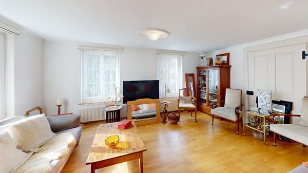 5.5-Zimmer-Haus mit besonderem Charme und Ausbaupotenzial 4