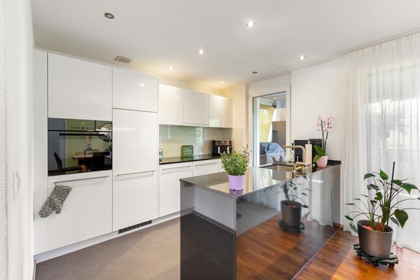 Wohnen mit Freiraum: Modern, 4.5 Zimmer und zwei Aussenbereiche 2