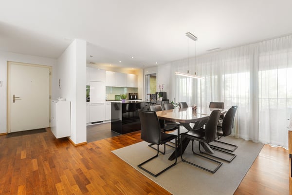 Wohnen mit Freiraum: Modern, 4.5 Zimmer und zwei Aussenbereiche