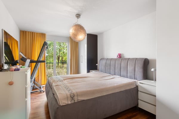 Wohnen mit Freiraum: Modern, 4.5 Zimmer und zwei Aussenbereiche 4