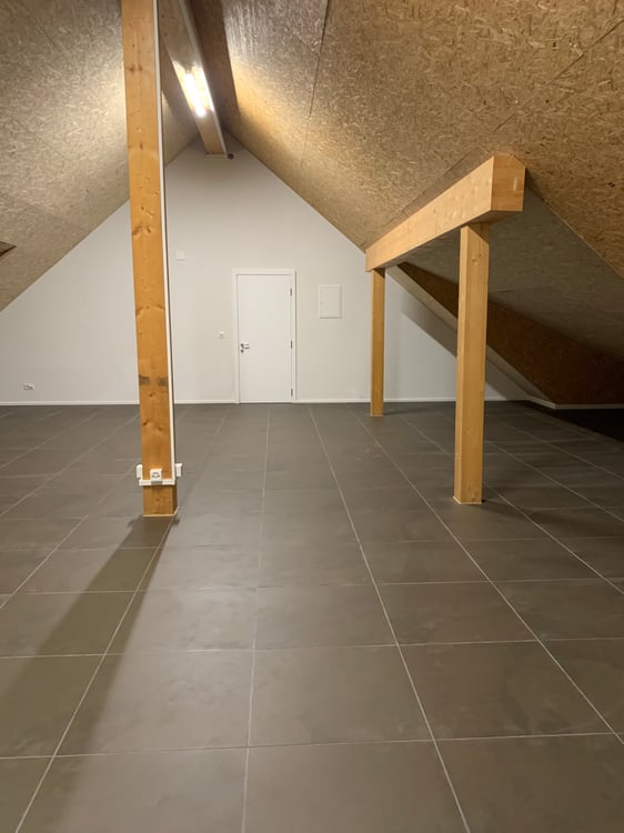 Zentrales Büro mit Nasszelle 6