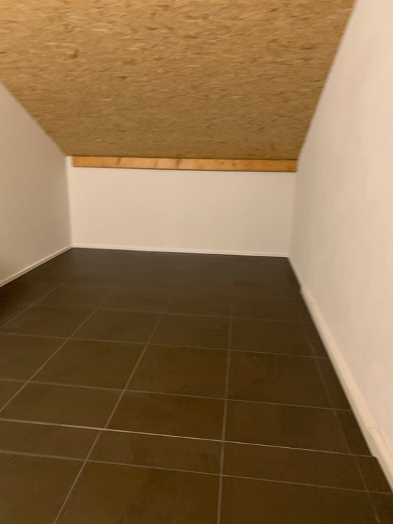 Zentrales Büro mit Nasszelle 1