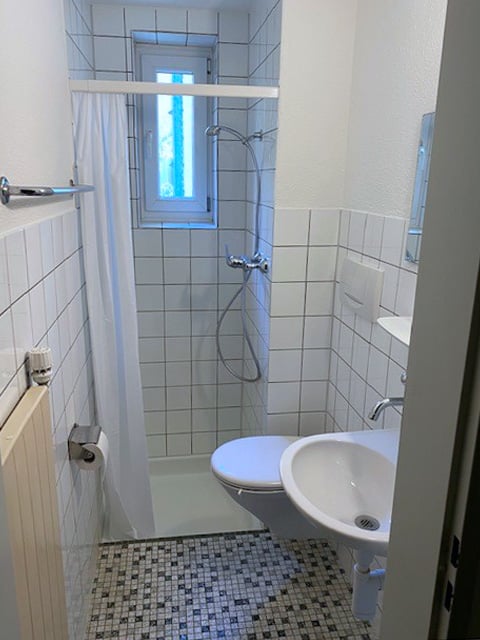 zentral gelegen, nur wenige Gehminungen zum Spisertor 3