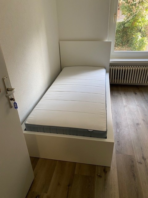 zentral gelegen, nur wenige Gehminungen zum Spisertor 9