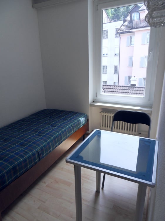 zentral gelegen, nur wenige Gehminungen zum Spisertor 6