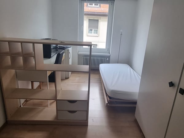 zentral gelegen, nur wenige Gehminungen zum Spisertor 8