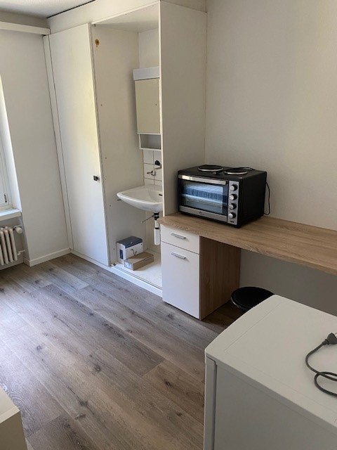 zentral gelegen, nur wenige Gehminungen zum Spisertor 7