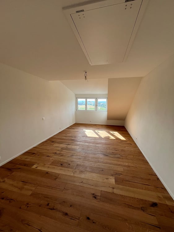Dachwohnung mit Weitsicht an bester Sonnenlage im Zürcher Weinland 8