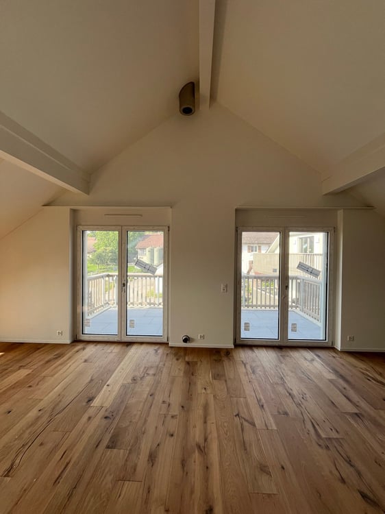 Dachwohnung mit Weitsicht an bester Sonnenlage im Zürcher Weinland 2