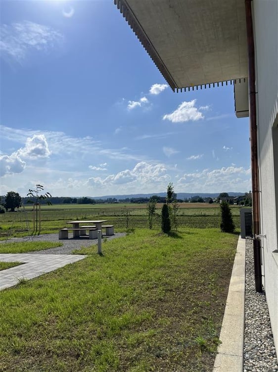 Erdgeschosswohnung mit Weitsicht an bester Sonnenlage im Zürcher Weinland 13
