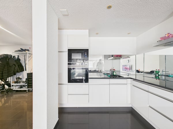 Gut erhaltene 1.5-Zimmer im Zentrum 4