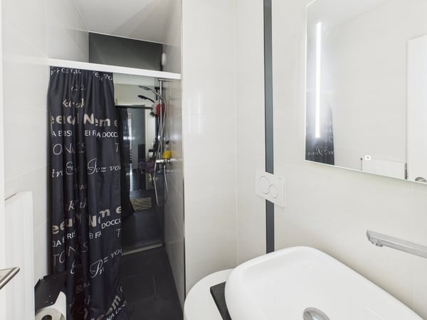 Gut erhaltene 1.5-Zimmer im Zentrum 5