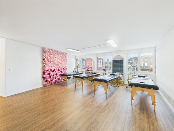 Im Herzen von Baden : Beauty-Salon & Academy, Baden (AG) 12