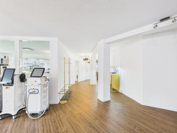 Im Herzen von Baden : Beauty-Salon & Academy, Baden (AG) 5