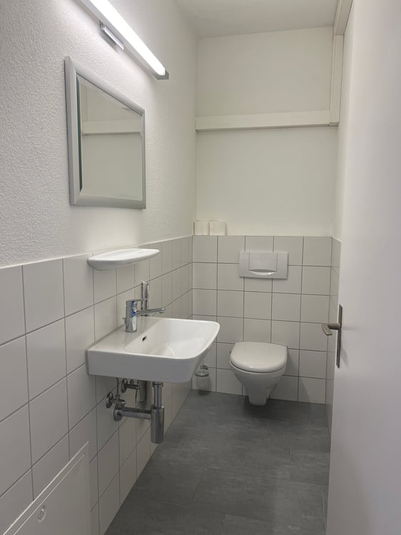 Topmodernes Gewerbelokal an zentraler Lage in Ebmatingen 8