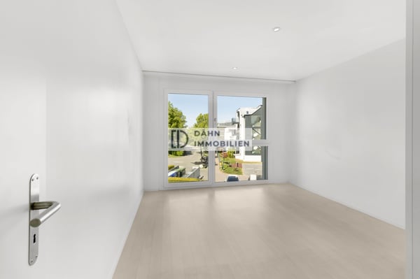 Lichtdurchflutete 5.5-Zi.-Attika mit 130 m² Terrasse in Schlieren 11