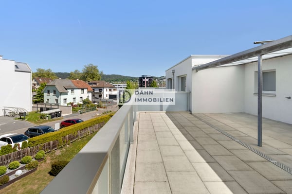 Lichtdurchflutete 5.5-Zi.-Attika mit 130 m² Terrasse in Schlieren 10