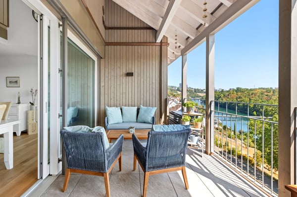 Fantastische 4-Zimmer Maisonette- Wohnung mit Rheinblick 1