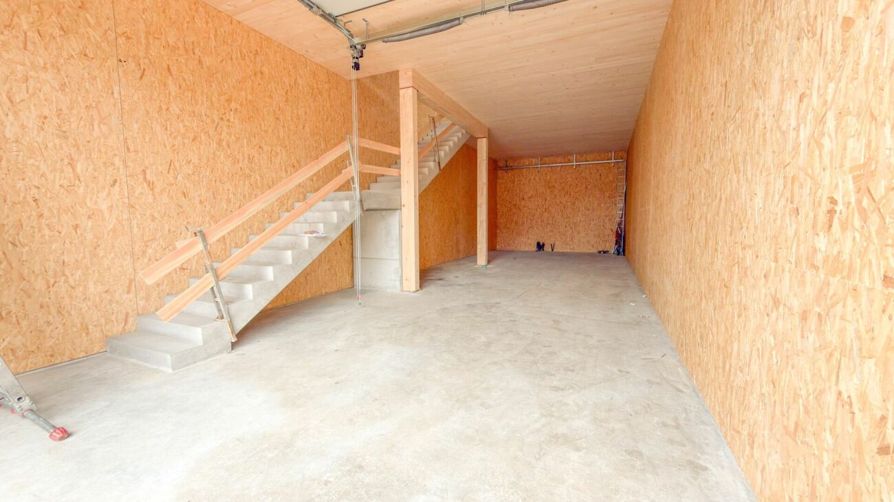 Sustainable High-End Raw Shell Boxes with Highway Connection - for Office, Workshop & more