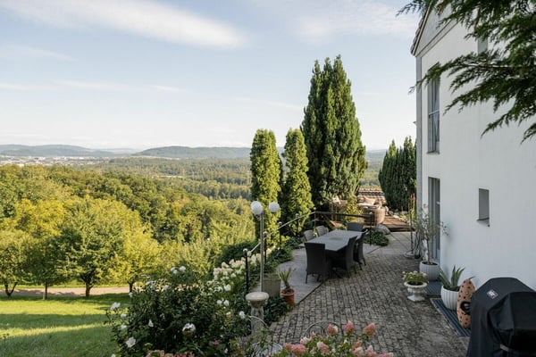 Einfamilienhaus mit Weitsicht und gehobenem Innenausbau 10