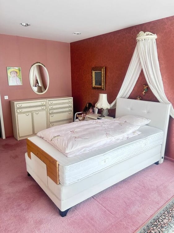 Freistehendes Einfamilienhaus mit parkähnlichem Garten zu vermieten 10