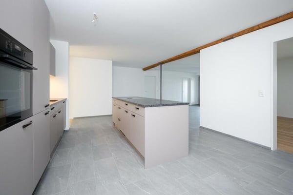 Grosszügige 4.5-Zimmer-Wohnung mit stilvollen Details 12
