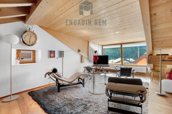 Mehrfamilienhaus mit drei Einheiten im Herzen von Champfèr 5