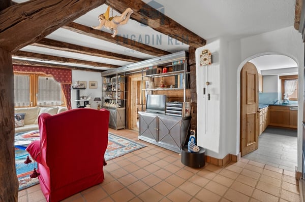 Mehrfamilienhaus mit drei Einheiten im Herzen von Champfèr 4