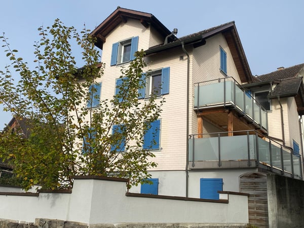 Charmante 4.5-Zimmer-Duplexwohnung an zentraler Lage in Schwyz 1