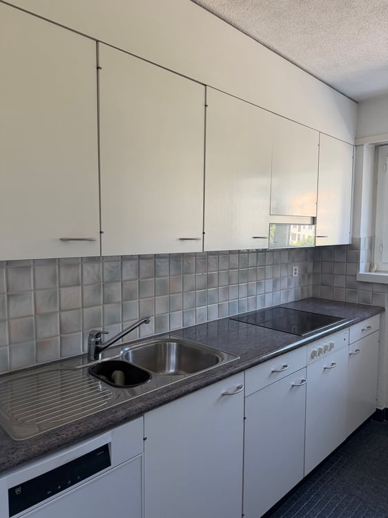 Charmante 5-Zimmerwohnung mit Balkon und schöner Aussicht in Altdorf 10
