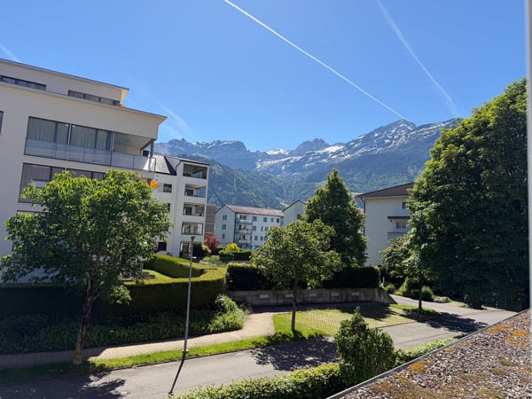 Charmante 5-Zimmerwohnung mit Balkon und schöner Aussicht in Altdorf 4