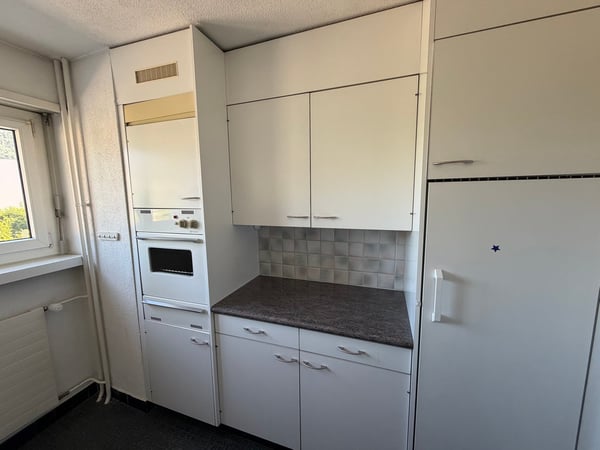 Charmante 5-Zimmerwohnung mit Balkon und schöner Aussicht in Altdorf 11