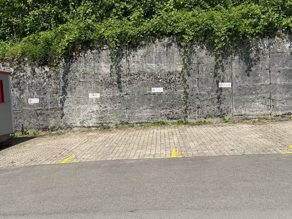 Aussenparkplätze - ideal für Zweitautos wie saisonale Fahrzeuge 2